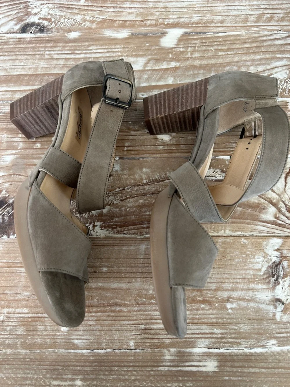 Paul Green Ankle Strap Platform Sandal with Block Heel in Tan Suede Sz 9